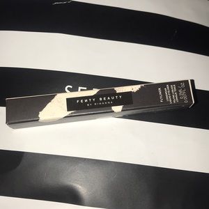 Deluxe Size Fenty Beauty Flyliner
